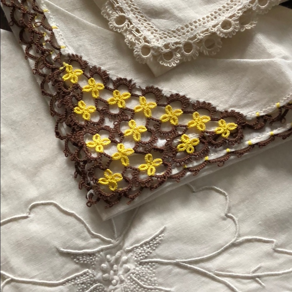 Vintage Handkerchiefs 10 - Picture 7 of 8